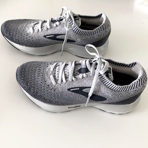 Brooks DNA AMP Levitate 2 shoes